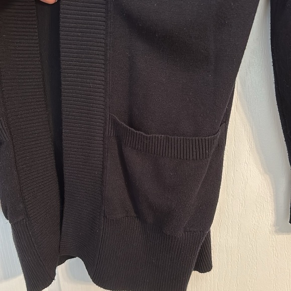 Active USA Black Cardigan with Pockets - Large - Picture 2 of 3